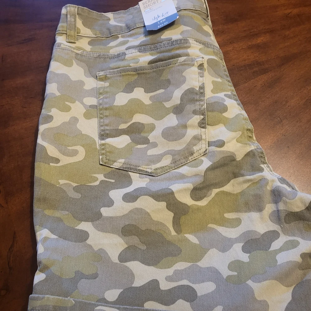 Style & Co. Olive Camo Women's Cargo Shorts New With Tag - Picture 6 of 14